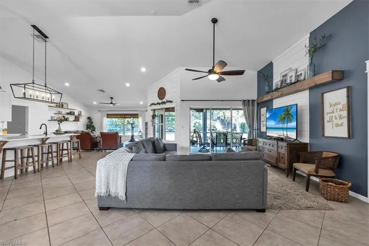 488 Henley Dr, Naples, Florida 34104