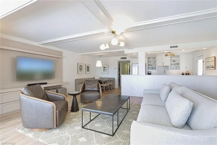 222 Harbour Dr 105, Naples, Florida 34103