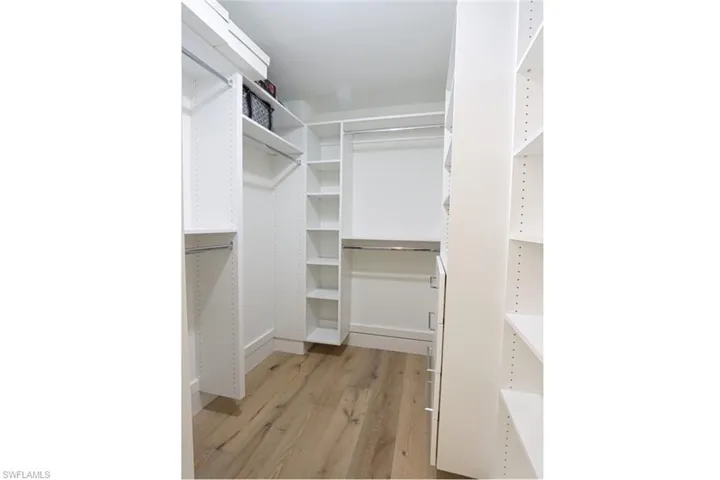 222 Harbour Dr 105, Naples, Florida 34103