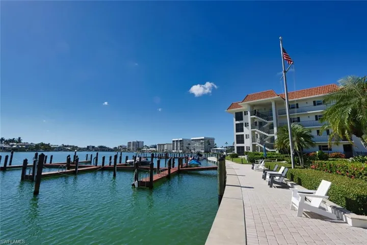 222 Harbour Dr 105, Naples, Florida 34103