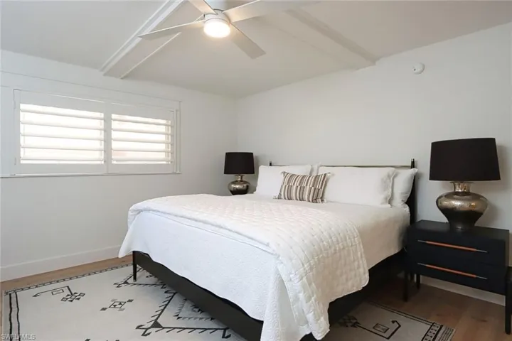 222 Harbour Dr 105, Naples, Florida 34103