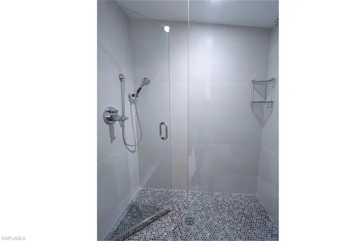 222 Harbour Dr 105, Naples, Florida 34103