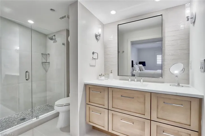 222 Harbour Dr 105, Naples, Florida 34103