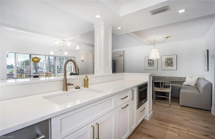222 Harbour Dr 105, Naples, Florida 34103