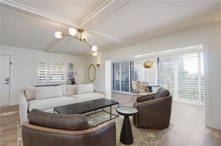 222 Harbour Dr 105, Naples, Florida 34103