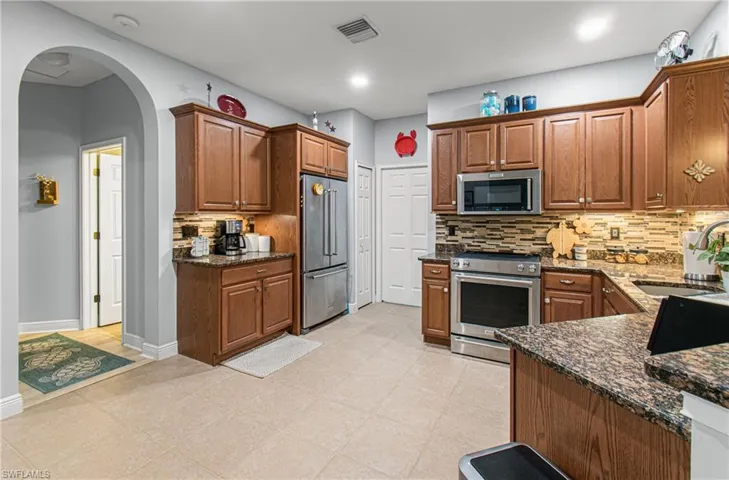 10695 Camarelle Cir, Fort Myers, Florida 33913