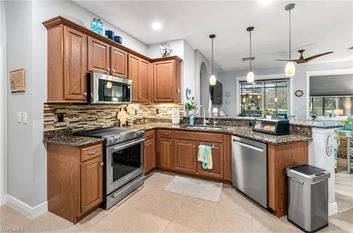 10695 Camarelle Cir, Fort Myers, Florida 33913