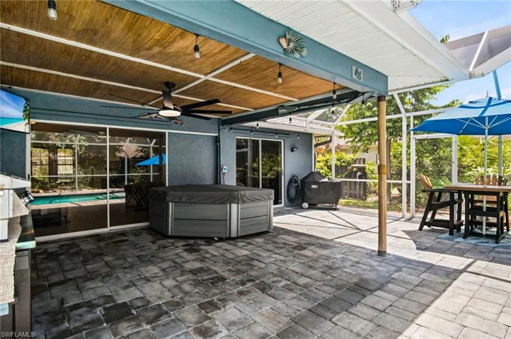 2667 River Reach Dr, Naples, Florida 34104