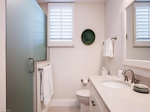 8410  Abbington  CIR, Naples, FL 34108