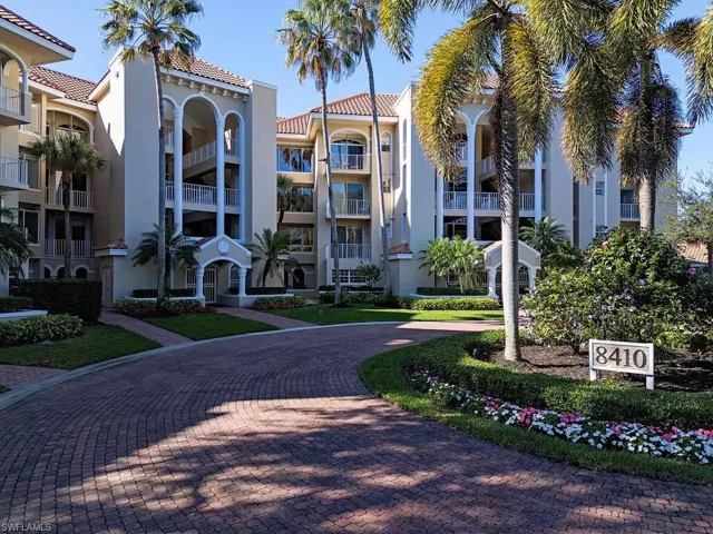 8410  Abbington  CIR, Naples, FL 34108