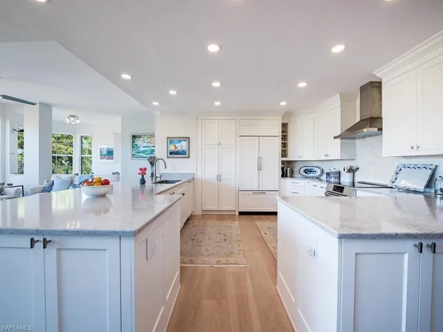 8410  Abbington  CIR, Naples, FL 34108