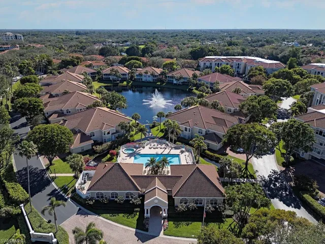 8410  Abbington  CIR, Naples, FL 34108