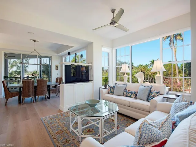8410  Abbington  CIR, Naples, FL 34108