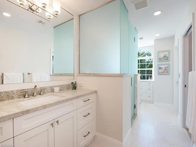 8410  Abbington  CIR, Naples, FL 34108