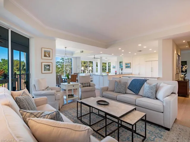 8410  Abbington  CIR, Naples, FL 34108