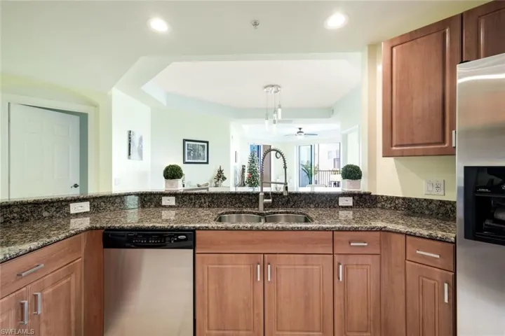 2745 1st St # 2106, Fort Myers Fl 33916