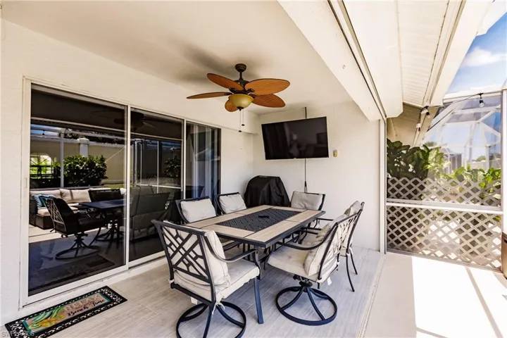 6133  Thresher  DR, Naples, FL 34112