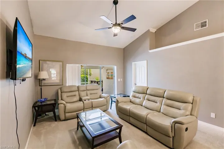 6133  Thresher  DR, Naples, FL 34112