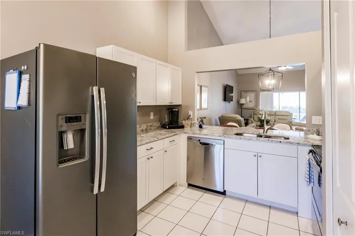 6133  Thresher  DR, Naples, FL 34112