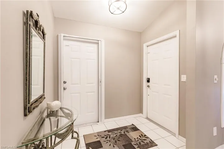 6133  Thresher  DR, Naples, FL 34112