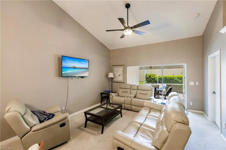 6133  Thresher  DR, Naples, FL 34112