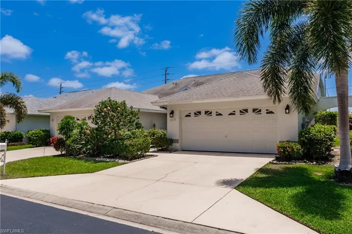 6133  Thresher  DR, Naples, FL 34112