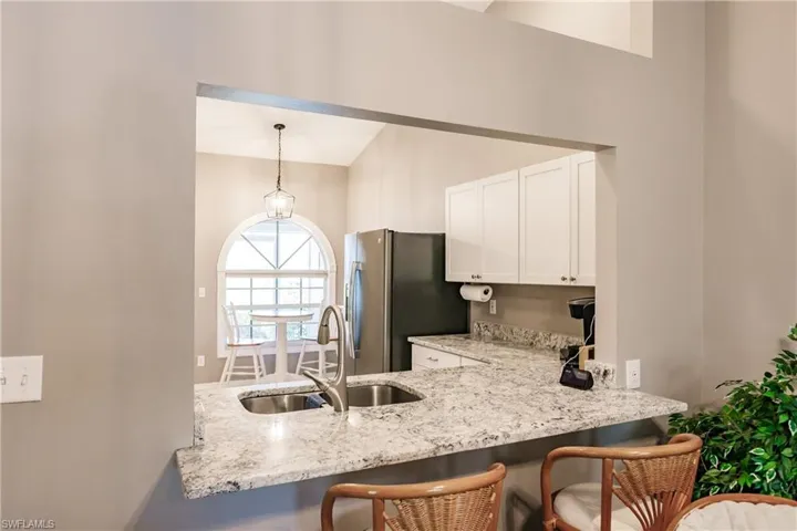 6133  Thresher  DR, Naples, FL 34112