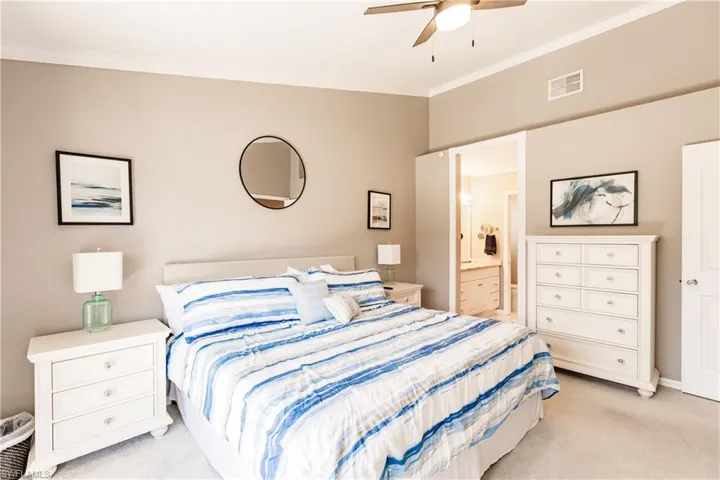 6133  Thresher  DR, Naples, FL 34112