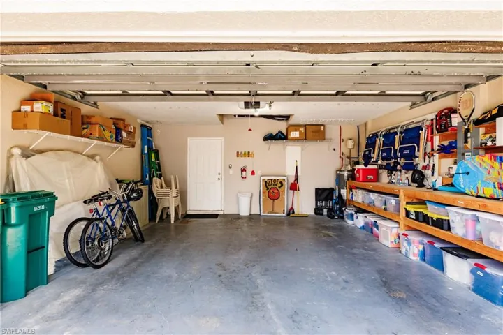 6133  Thresher  DR, Naples, FL 34112