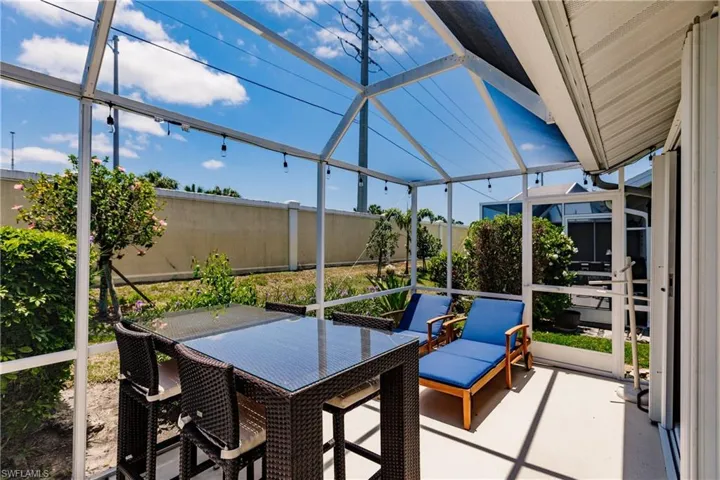 6133  Thresher  DR, Naples, FL 34112