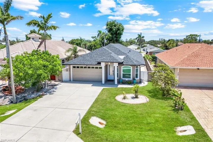 746 101st Ave N, Naples, Florida 34108