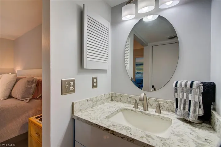 Ensuite bathroom with vanity