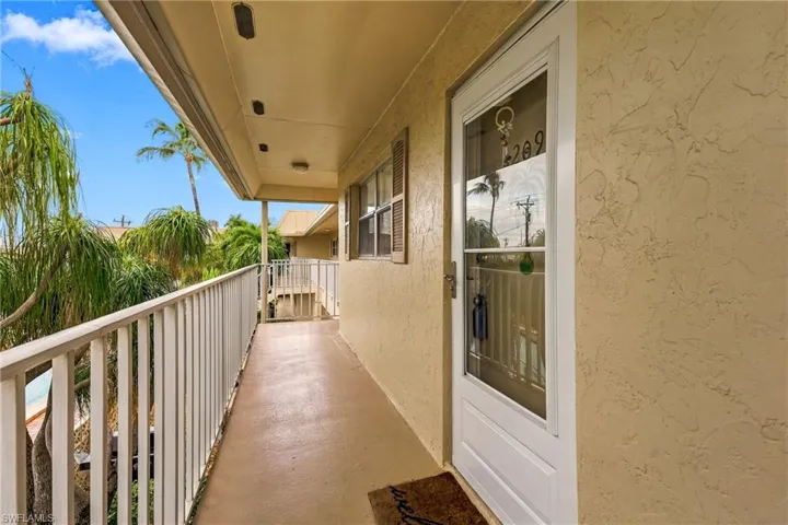 909 Se 46th Ln 209, Cape Coral, Florida 33904