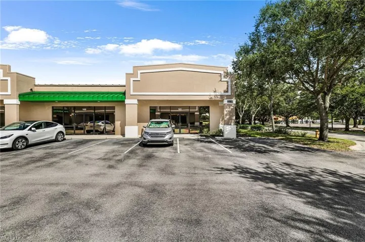 8991  Daniels Center  DR, Fort Myers, FL 33912