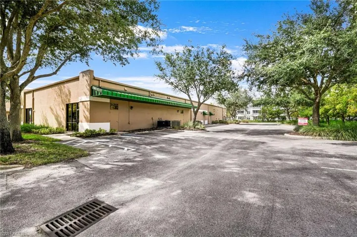 8991  Daniels Center  DR, Fort Myers, FL 33912