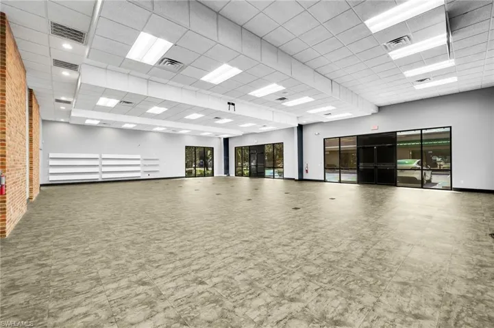 8991  Daniels Center  DR, Fort Myers, FL 33912