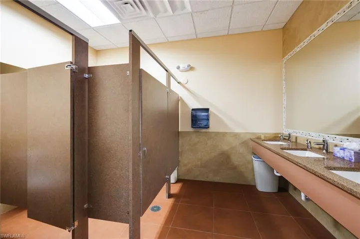 8991  Daniels Center  DR, Fort Myers, FL 33912
