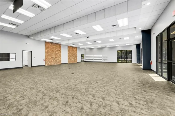 8991  Daniels Center  DR, Fort Myers, FL 33912