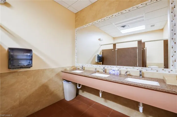 8991  Daniels Center  DR, Fort Myers, FL 33912