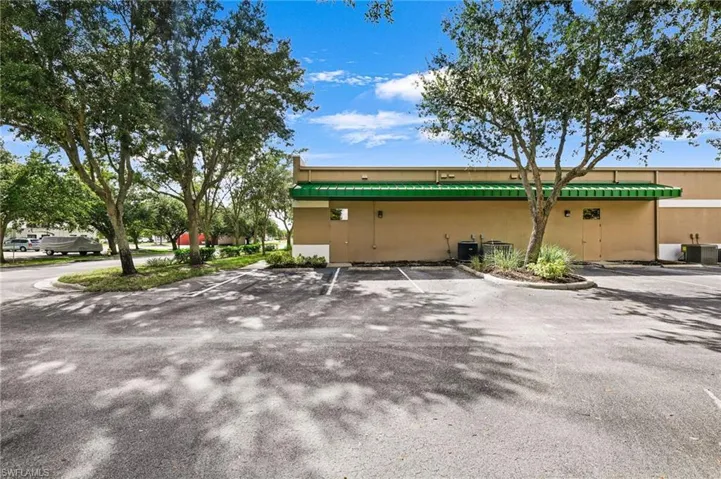 8991  Daniels Center  DR, Fort Myers, FL 33912