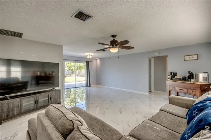 3518 Se 8th Pl, Cape Coral, Florida 33904