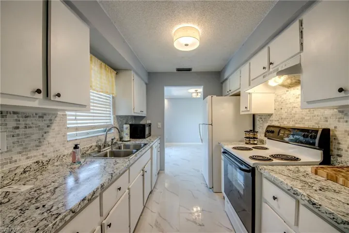 3518 Se 8th Pl, Cape Coral, Florida 33904