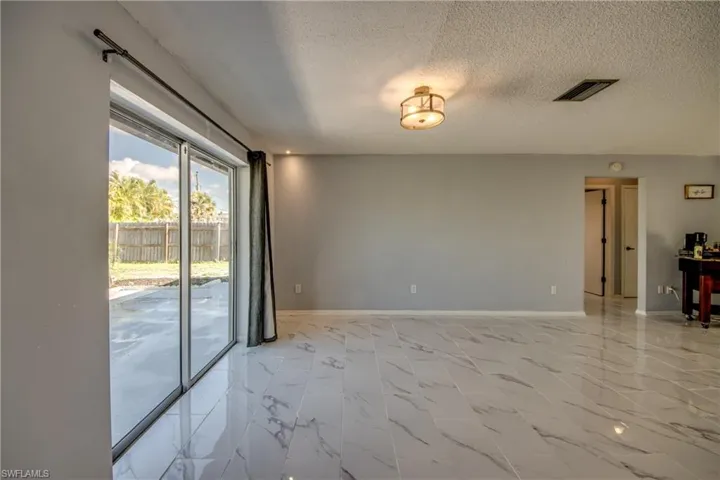 3518 Se 8th Pl, Cape Coral, Florida 33904