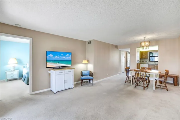 4338 27th Ct Sw 104, Naples, Florida 34116