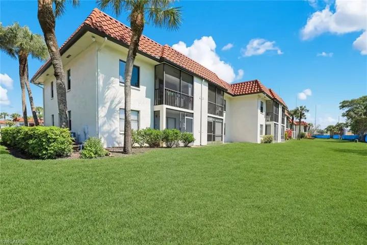 4338 27th Ct Sw 104, Naples, Florida 34116