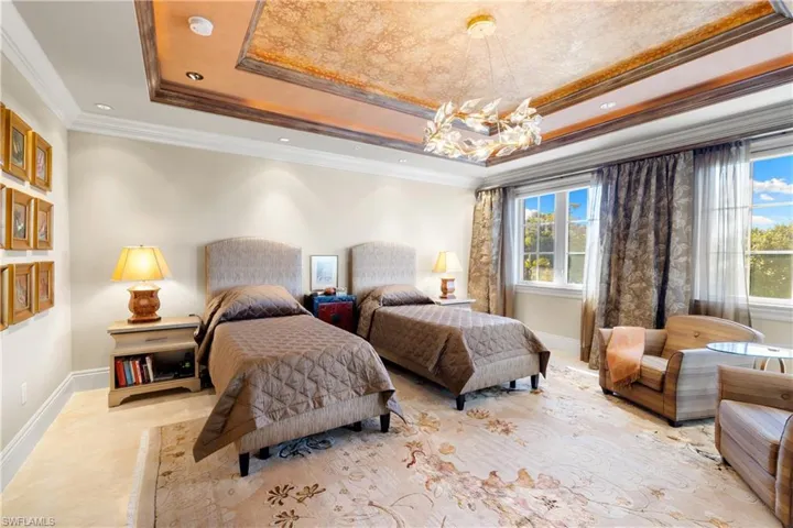 1400 Gulf Shore Blvd N 201, Naples, Florida 34102