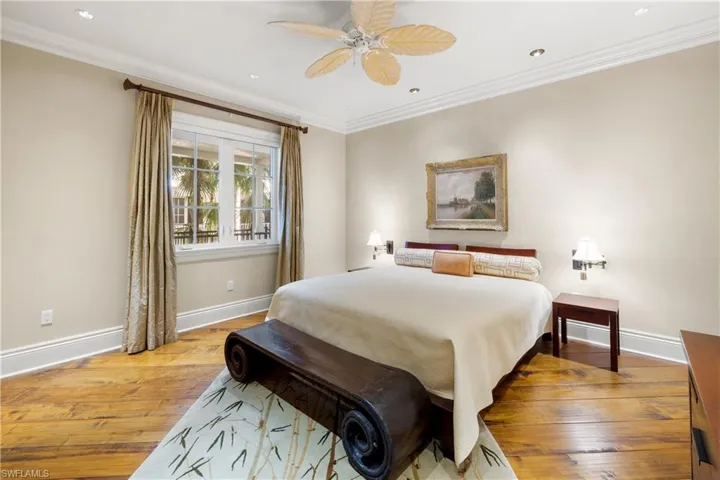 1400 Gulf Shore Blvd N 201, Naples, Florida 34102