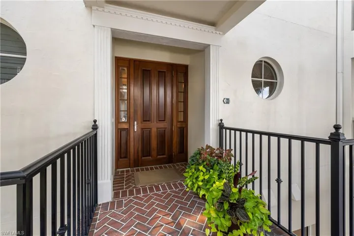 1400 Gulf Shore Blvd N 201, Naples, Florida 34102