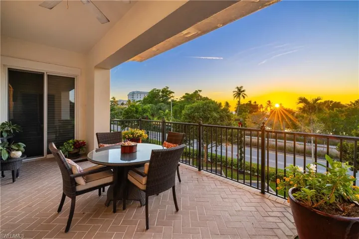 1400 Gulf Shore Blvd N 201, Naples, Florida 34102
