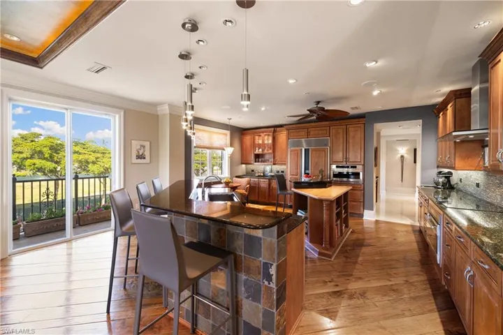 1400 Gulf Shore Blvd N 201, Naples, Florida 34102
